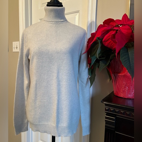 HUDSONS BAY Sweaters - ✨🎄✨ HUDSONS BAY COLLECTION 100% CASHMERE SWEATER Size L
